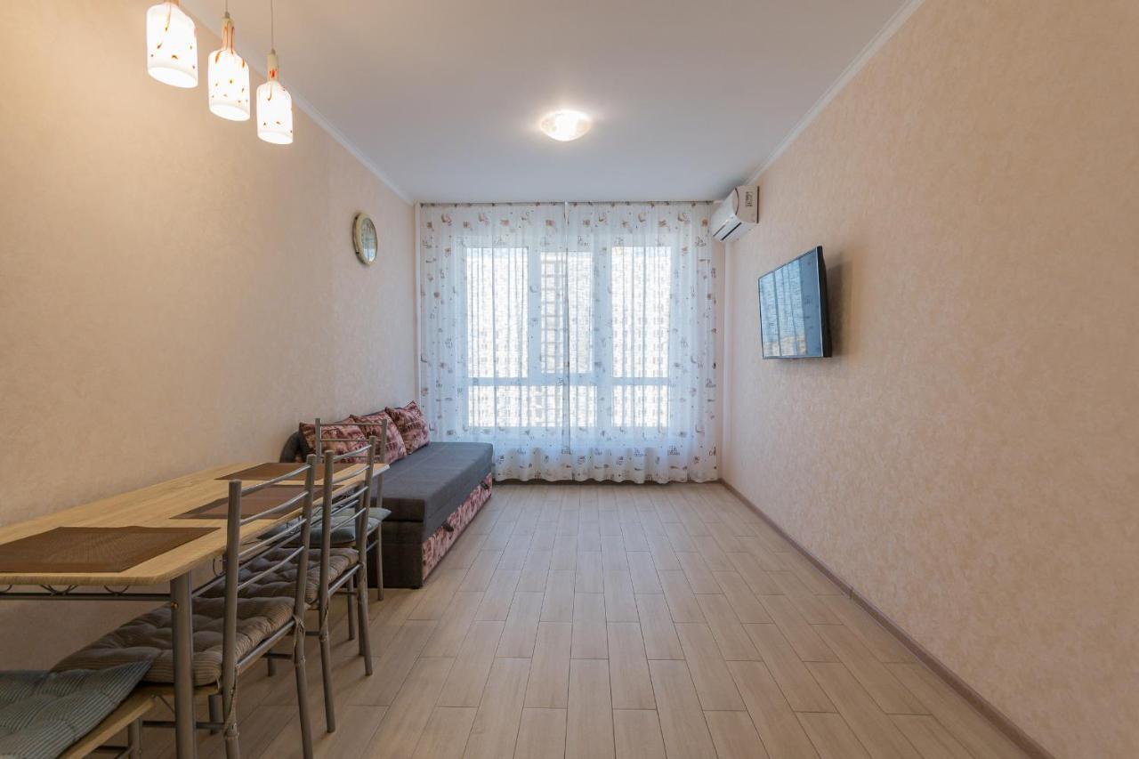 Уютная Квартира В Жк Острова Kryzjanivka Exteriör bild